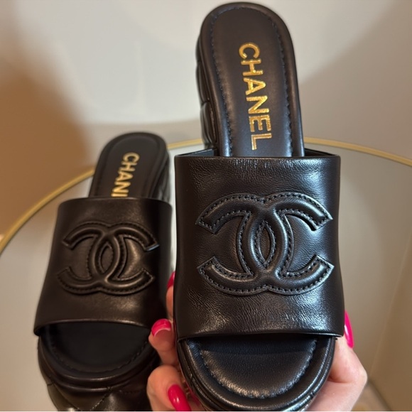 CHANEL DAD 25A CC logo Quilted Lambskin leather Platform Mules Sz 39 - Picture 13 of 17